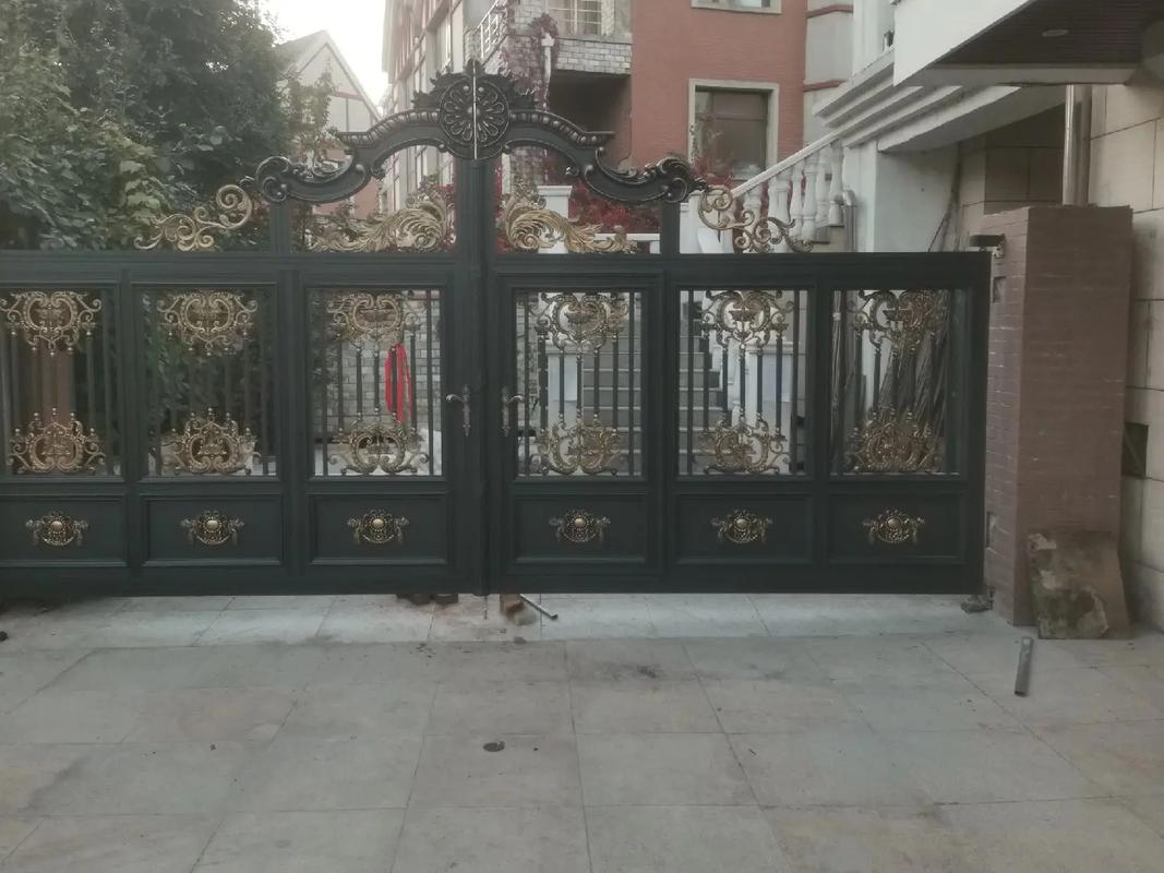 白钢铁艺的工艺魅力与现代装璜设计